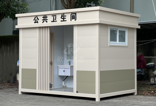 外觀看著那么小的廁所，里面竟然那么大的空間？??！